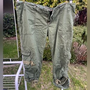 Old Navy Olive Green Cargo Capris